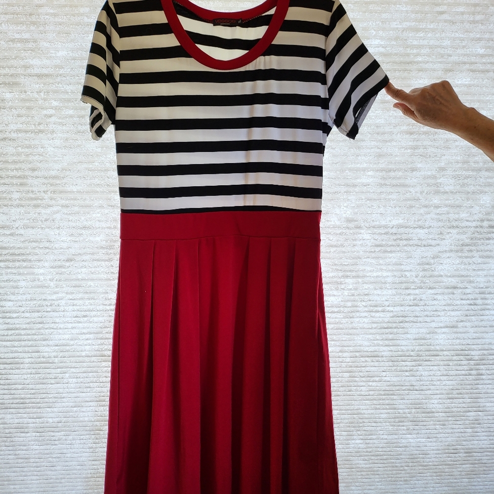 DRESS